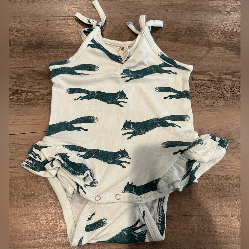 KATE QUINN Fox bodysuit